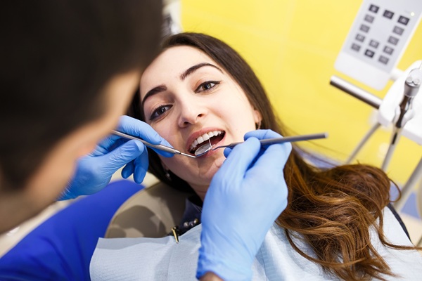 Ask A Cosmetic Dentist: Can Teeth Whitening Make My Teeth More Sensitive?